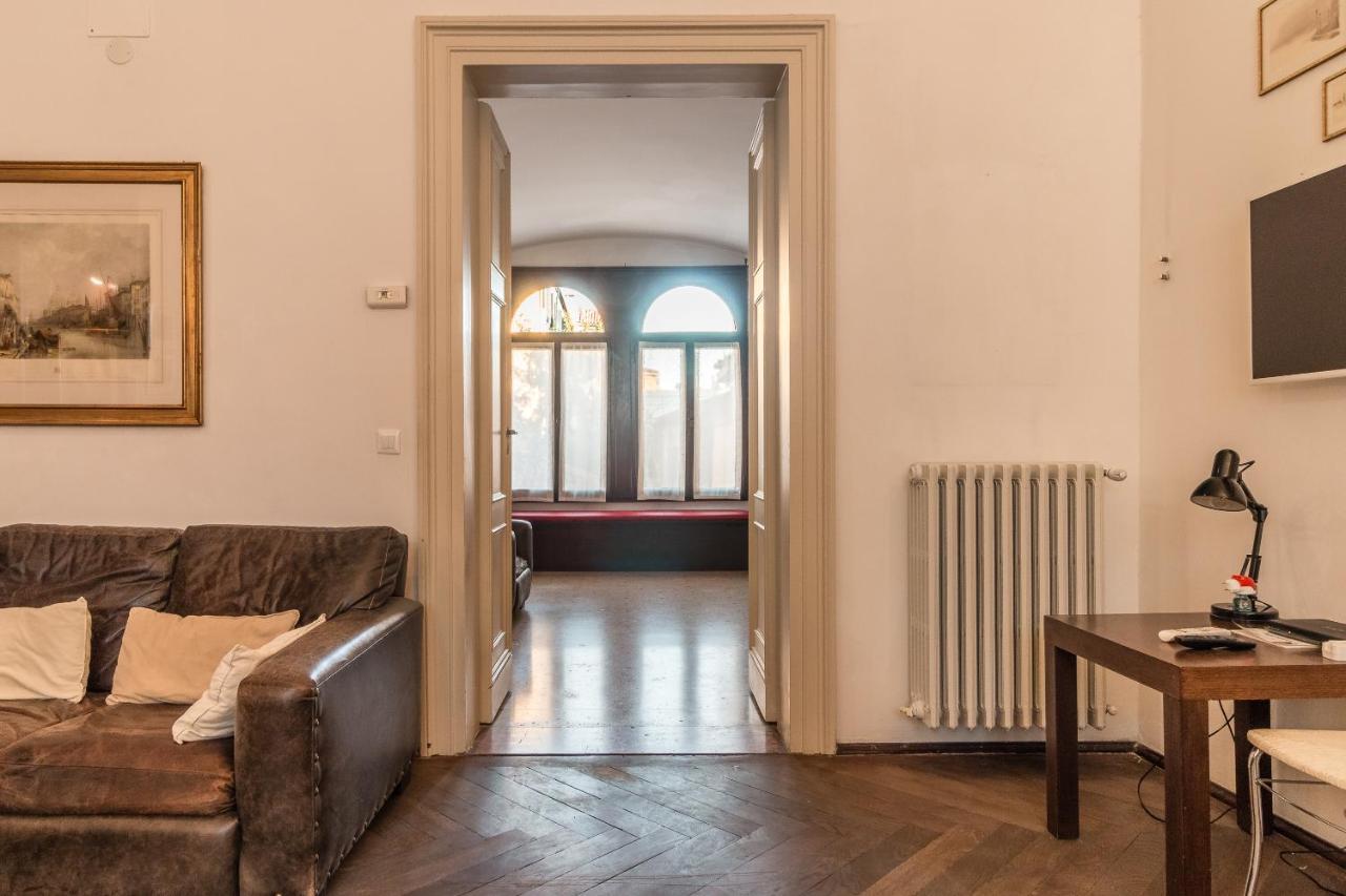 Apartamento Red House Close To @Accademia Bridge Venecia Exterior foto