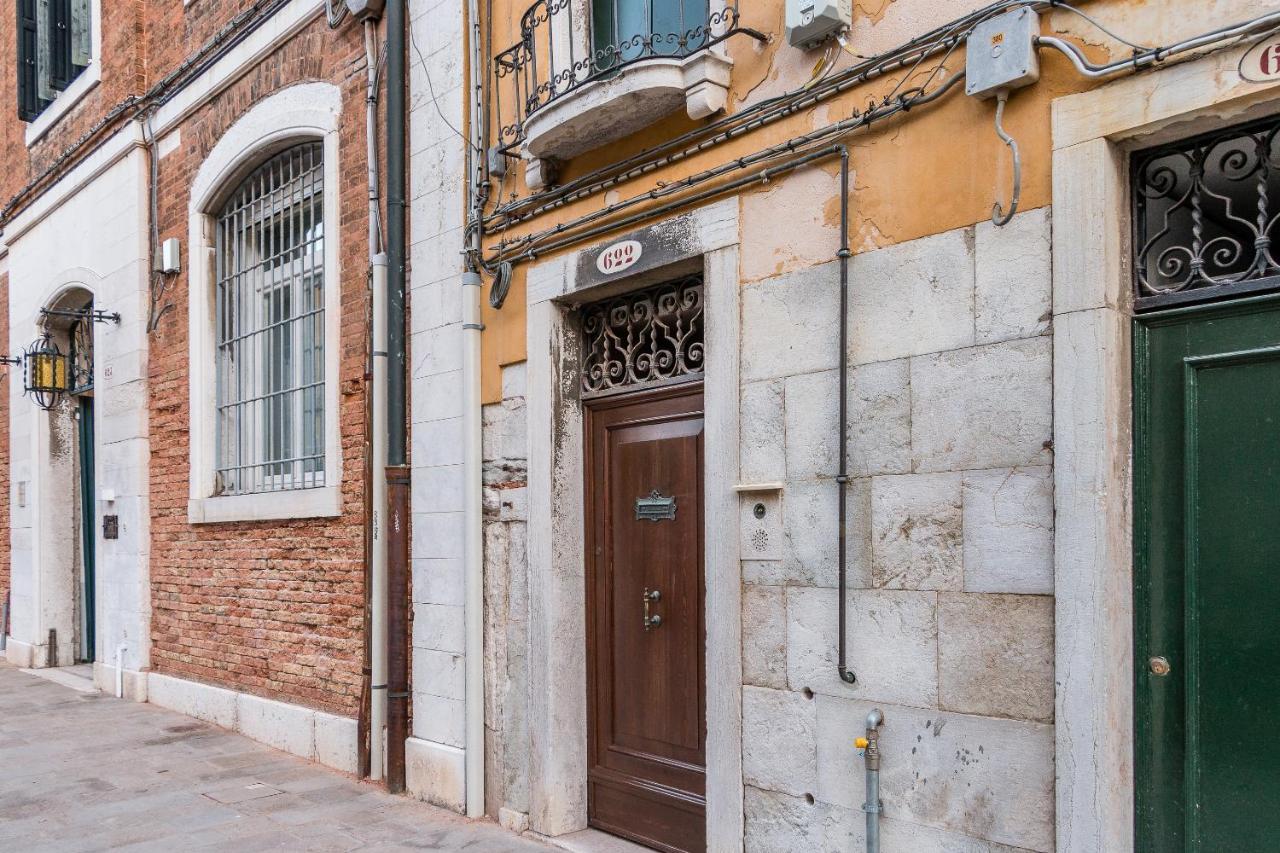 Apartamento Red House Close To @Accademia Bridge Venecia Exterior foto