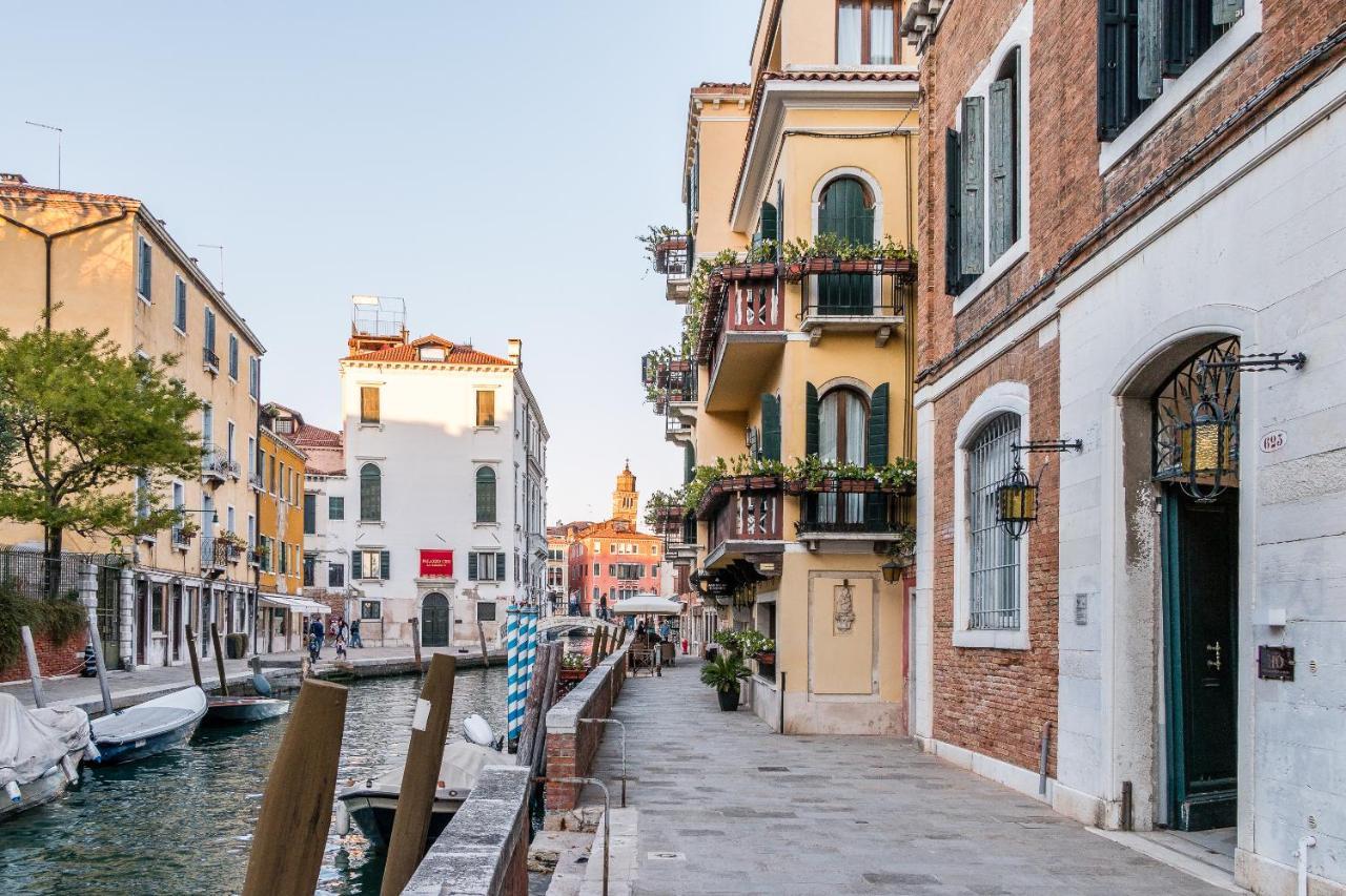 Apartamento Red House Close To @Accademia Bridge Venecia Exterior foto